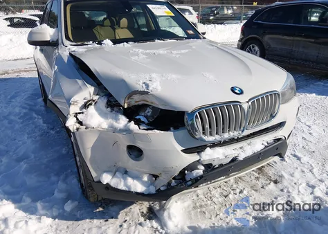 2016 BMW X3 xDrive28I z USA, uszkodzony, nr VIN 5UXWX9C56G0D88848